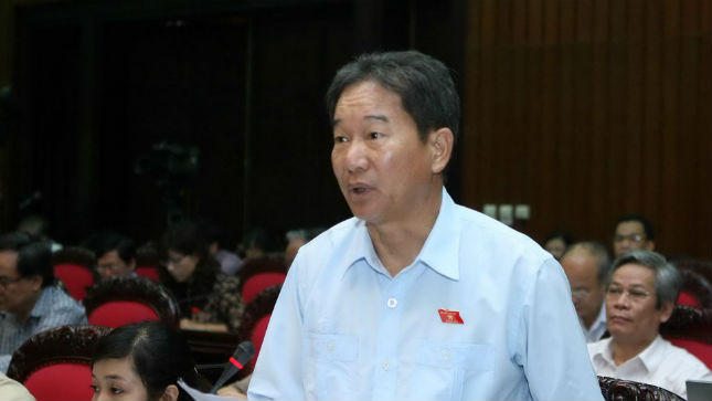 “Tiền bạc, tình cảm đi vào, công lý sẽ cắp cặp ra đi“?